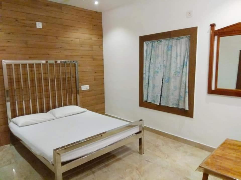 Premier Tourist Home Kizhake Chālakudi 外观 照片