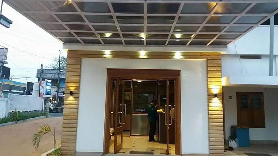 Premier Tourist Home Kizhake Chālakudi 外观 照片